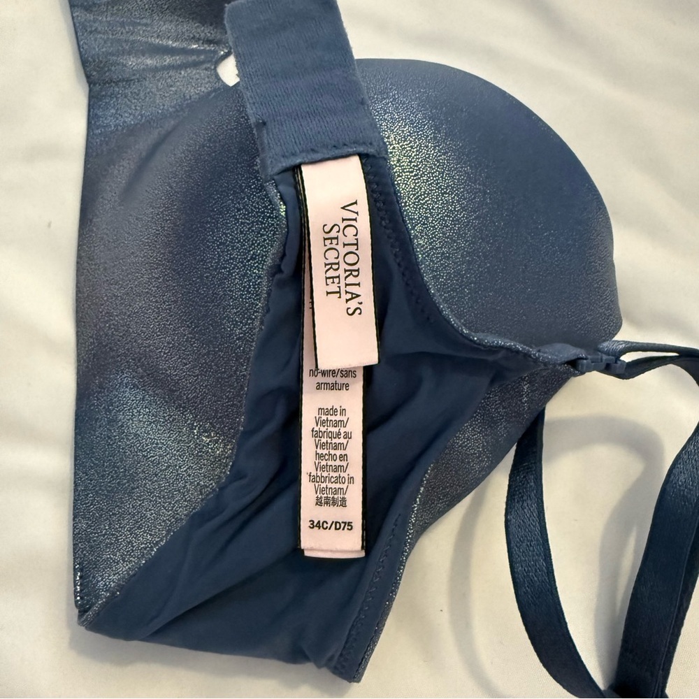 Like New Victoria’s Secret No-wire Blue Metallic Shimmer T-shirt Bra - Picture 4 of 4